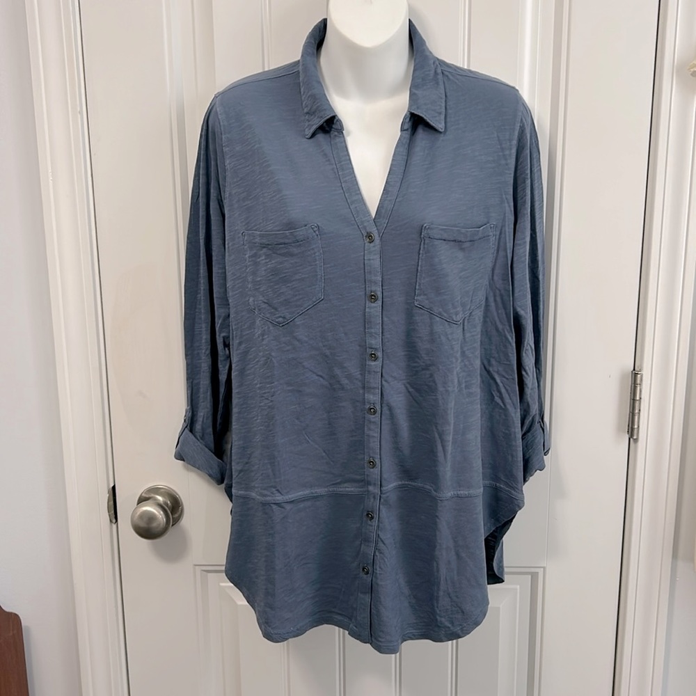 SONOMA BUTTON UP, V-NECK, ROLLED SLEEVE TOP LARGE